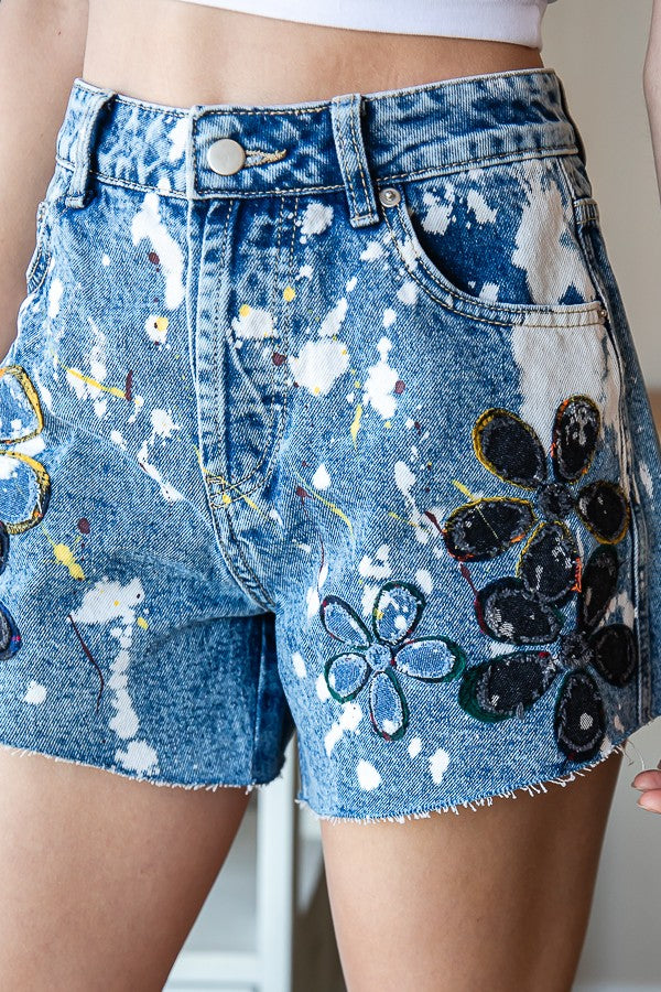 paint splatter shorts, denim shorts, daisy applique shorts, floral denim shorts, hippie fashion, summer fashion, boho chic, cutoff shorts, raw hem