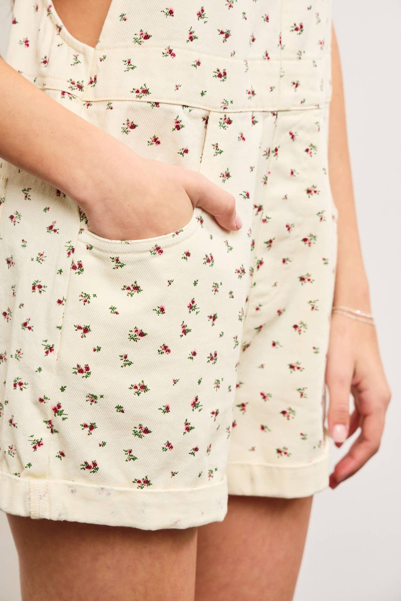 short overalls, floral overalls, cotton overalls, white overalls, picnic outfit, pockets