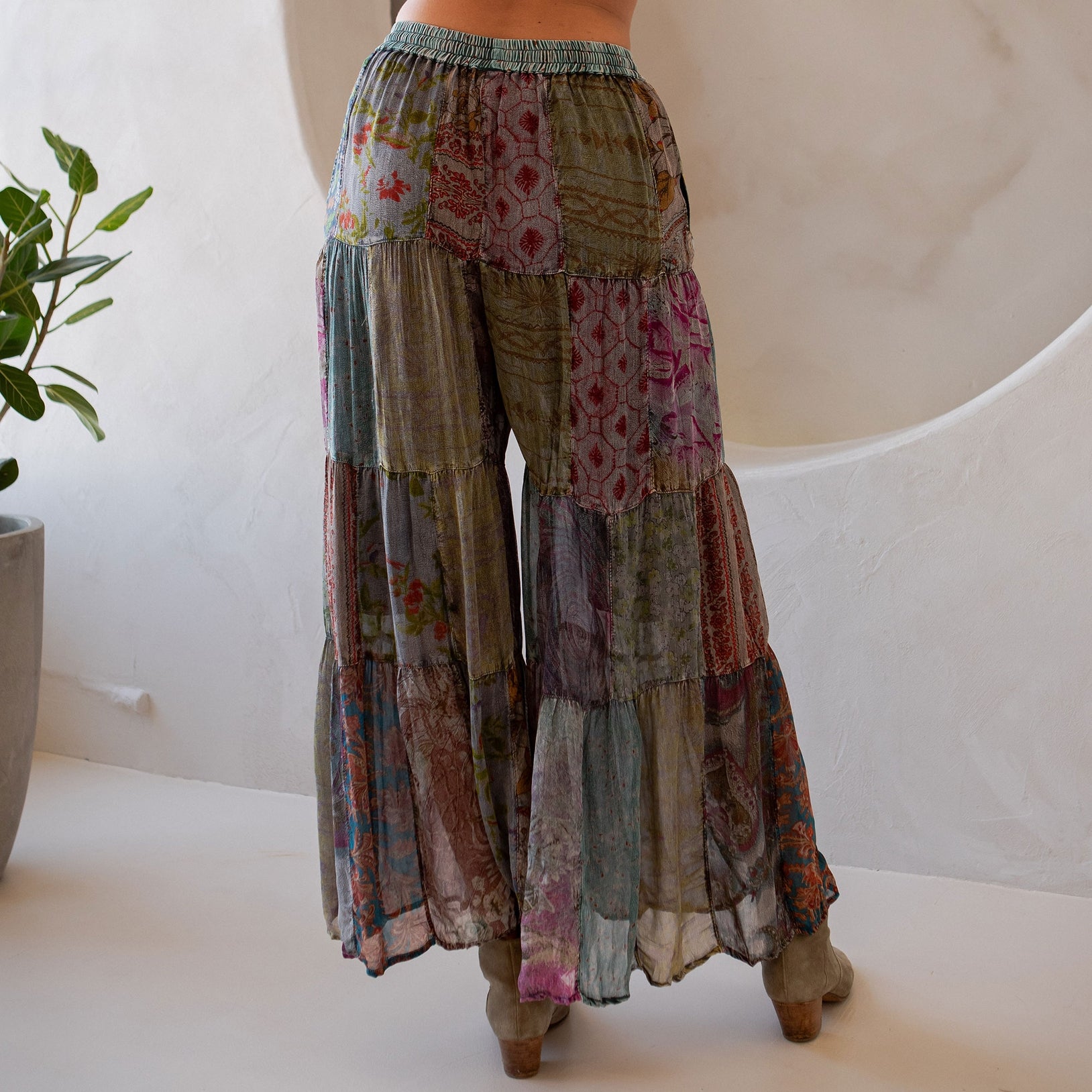 hippie, hippie style, boho, boho style, hippie fashion, boho fashion, patchwork pants, wide-leg pants, flowy pants, free people dupe, free people inspired