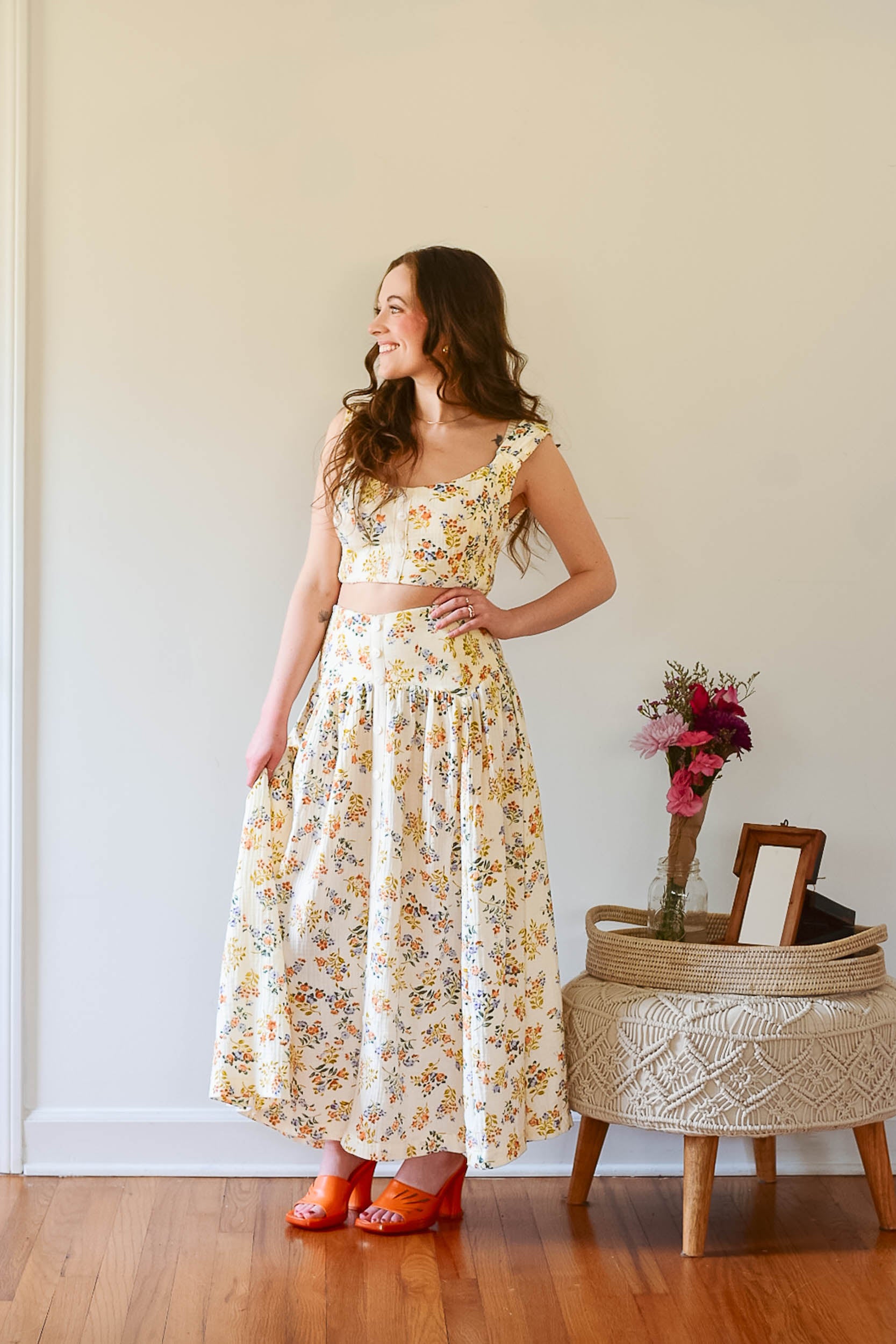 flower child crop top, hippie style, boho fashion, sleeveless floral crop top, vintage floral