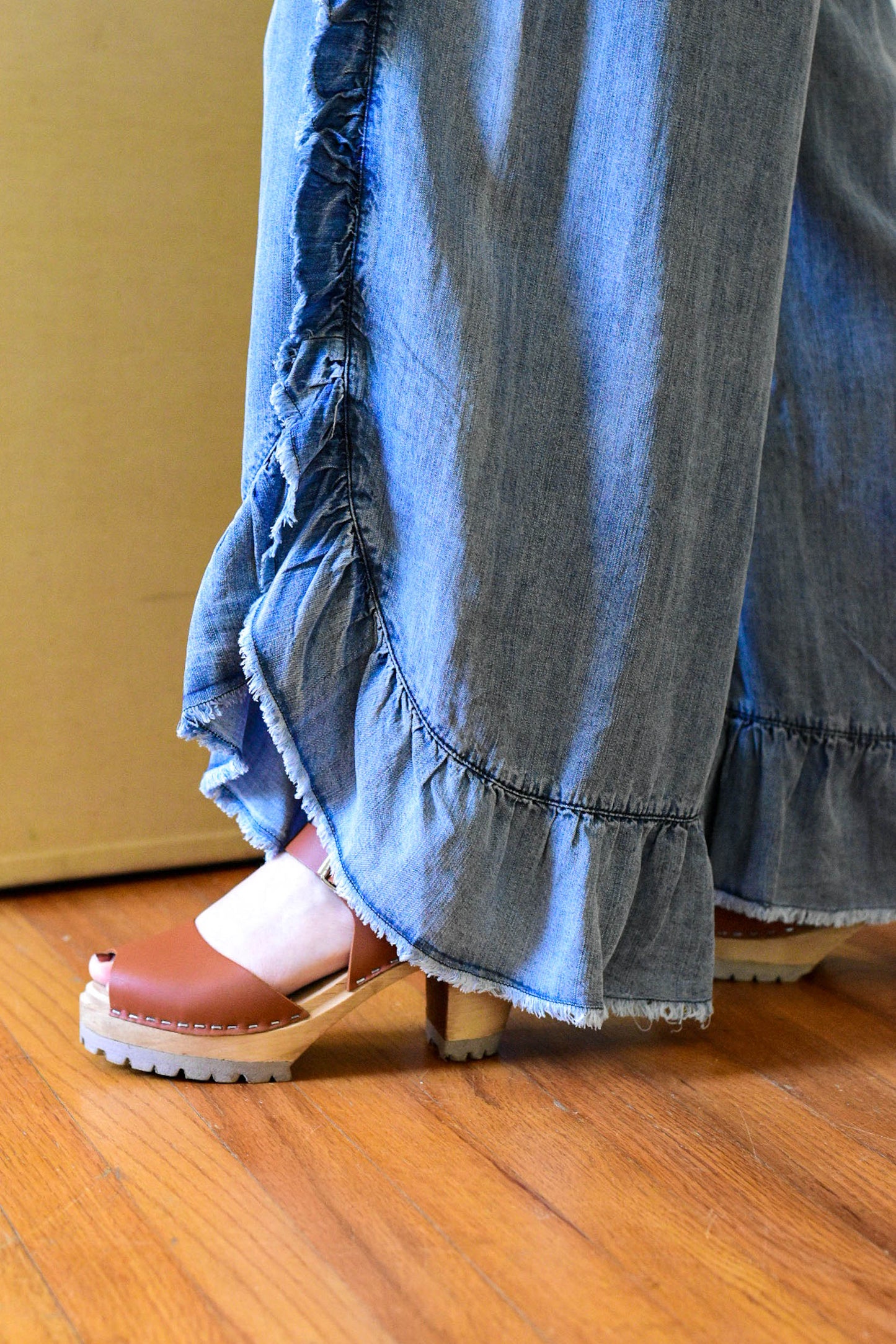 boho pants, sweat jeans, free people dupe, free people inspired, flowy pants, hippie pants, ruffle boho pants, boho chic, hippie fashion, relax fit jeans