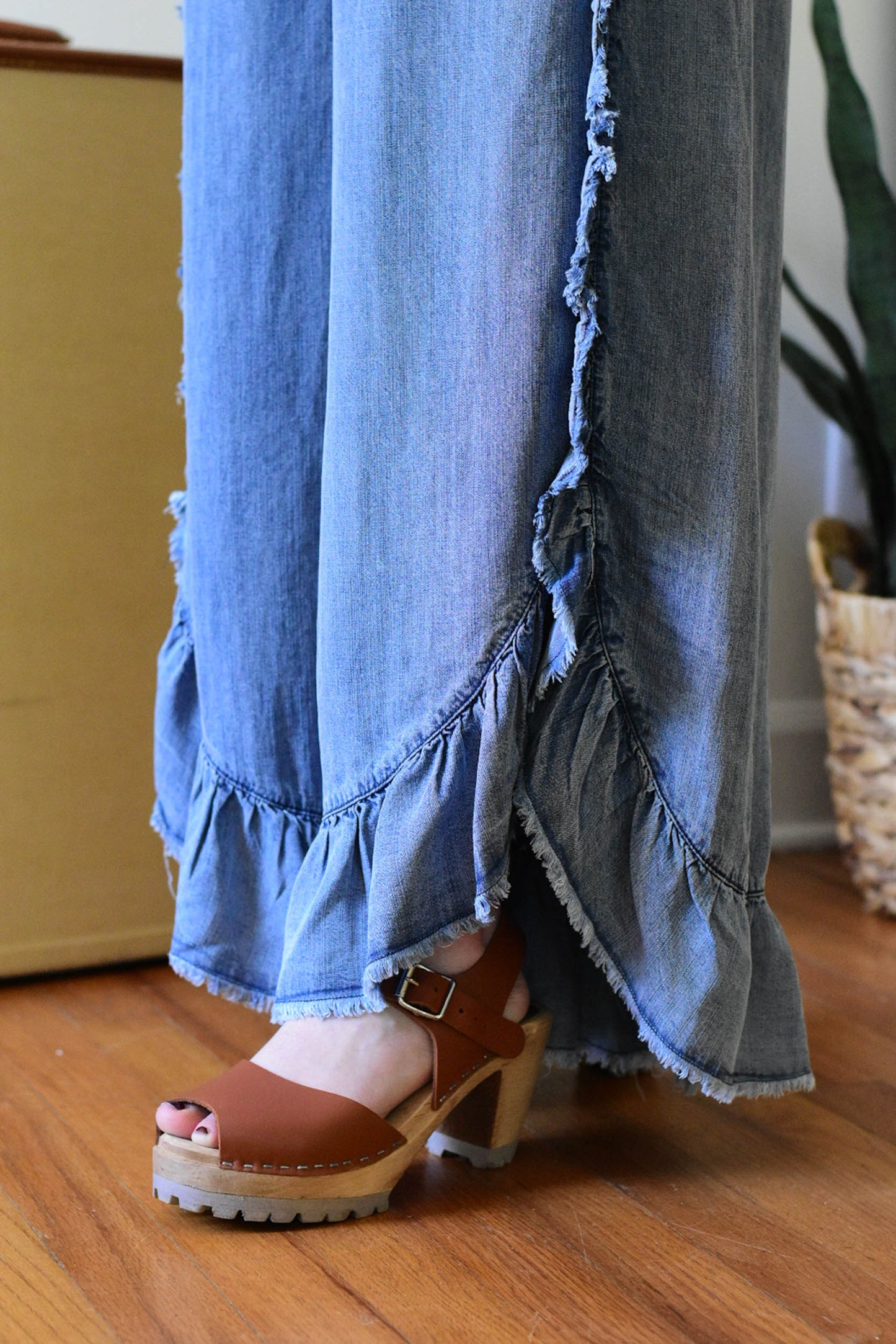 boho pants, sweat jeans, free people dupe, free people inspired, flowy pants, hippie pants, ruffle boho pants, boho chic, hippie fashion, relax fit jeans