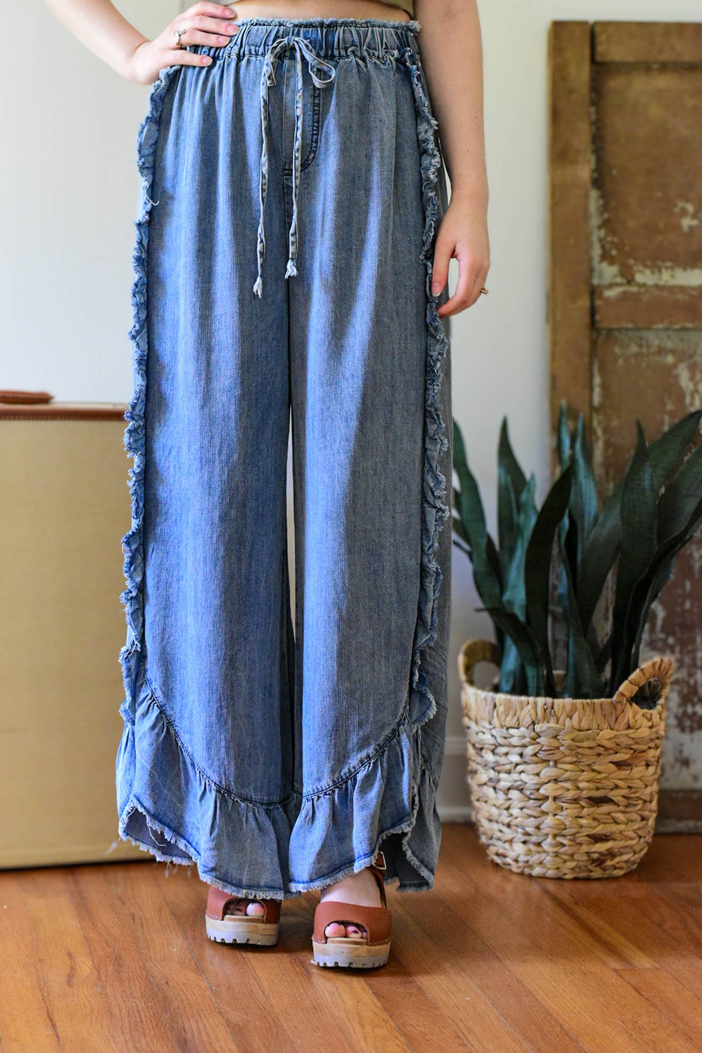 boho pants, sweat jeans, free people dupe, free people inspired, flowy pants, hippie pants, ruffle boho pants, boho chic, hippie fashion, relax fit jeans