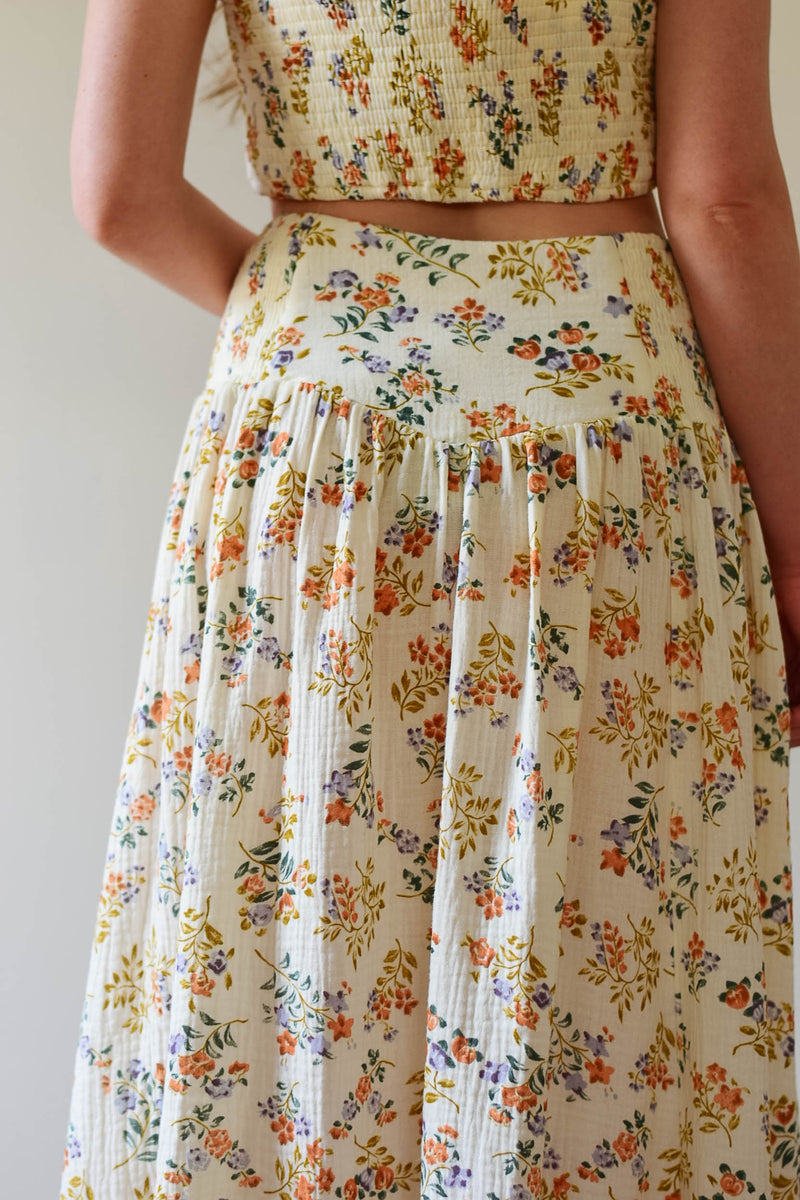 hippie fashion, vintage-inspired, boho fashion, vintage florals, vintage skirt, floral skirt, maxi skirt