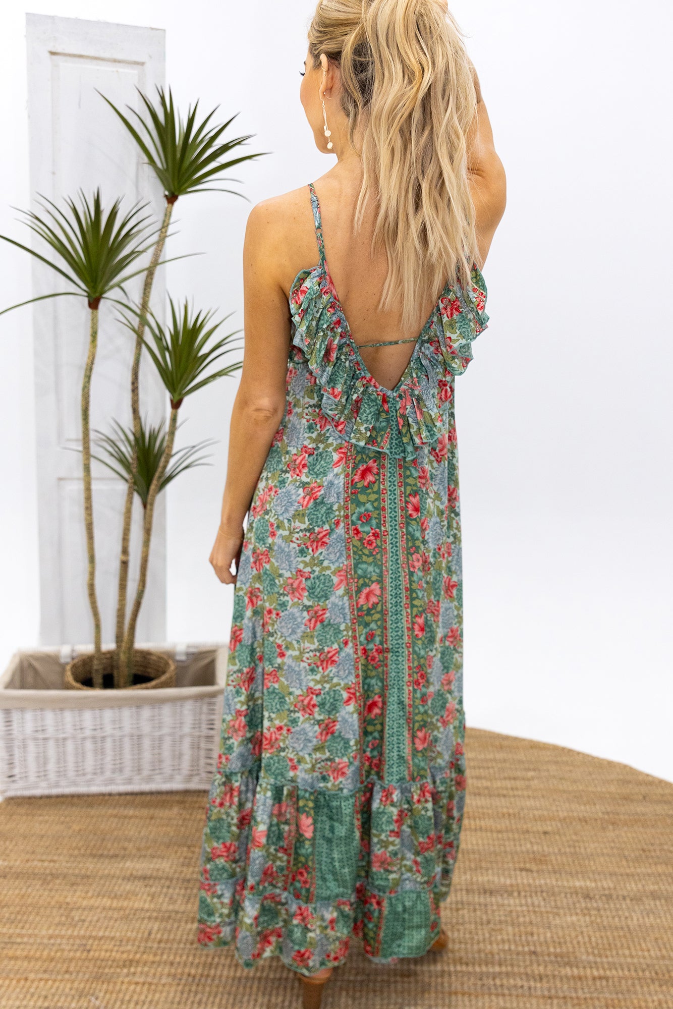 Cienna, resort wear, beach dress, summer fashion, boho chic, boho fashion, halter dress, maxi halter dress, maxidress